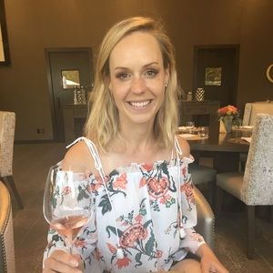 Meet your Posher, Laura